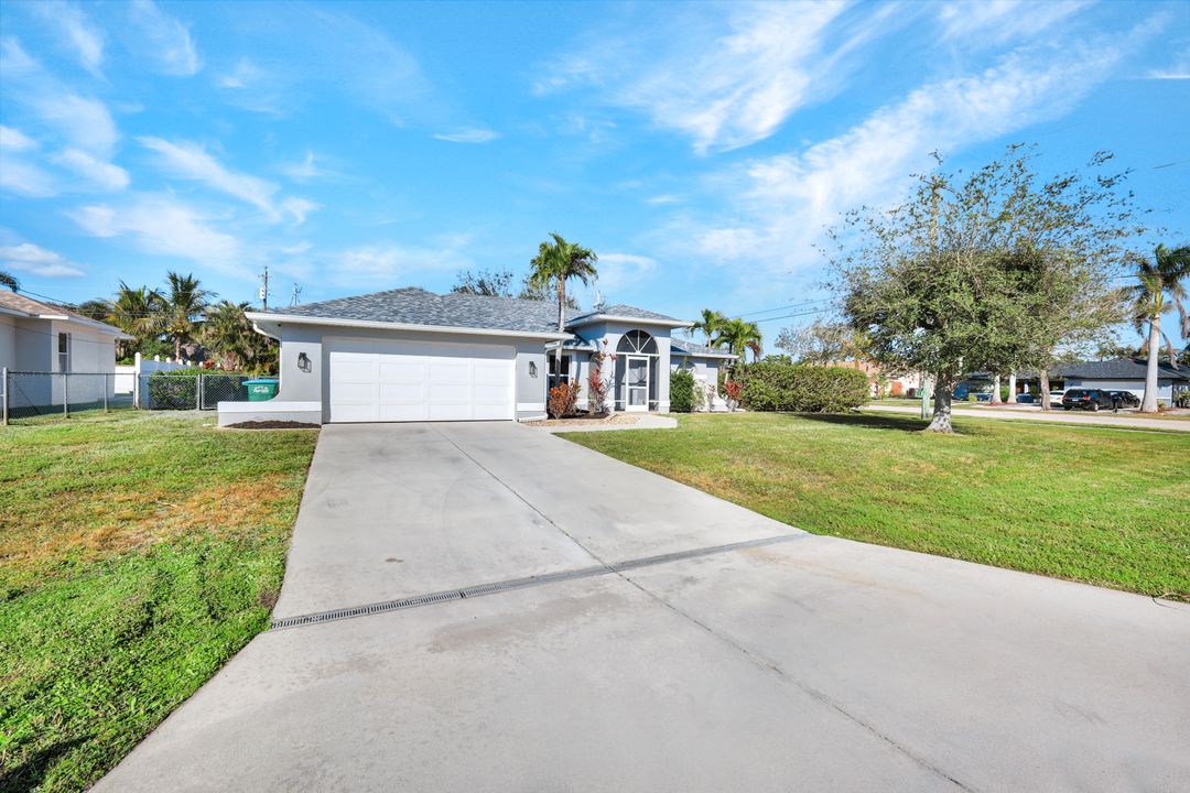 627 SE 18th Terrace, Cape Coral, FL 33990