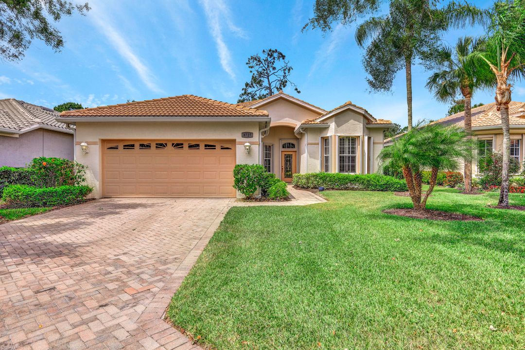 8727 Gleneagle Way, Naples, FL 34120