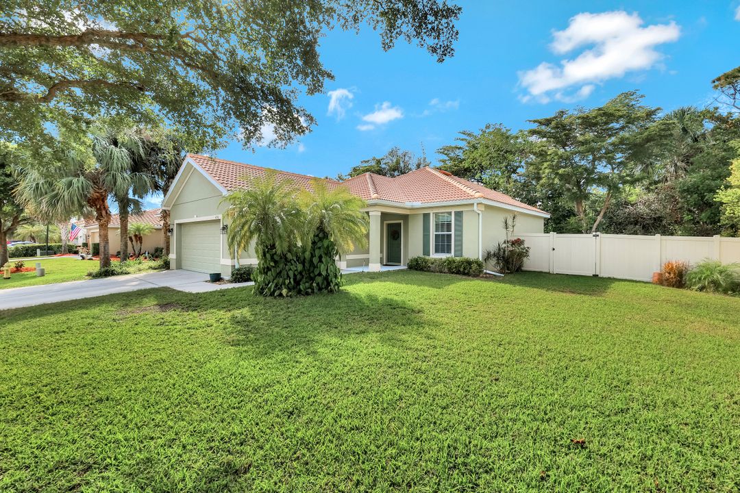 4390 Flatwood Ct, Fort Myers, FL 33908