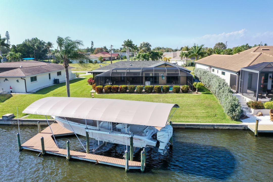 1010 SE 43rd St, Cape Coral, FL 33904