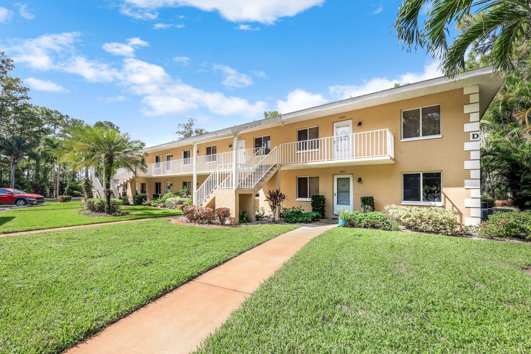 5682 Woodmere Lake Cir #202, Naples, FL 34112