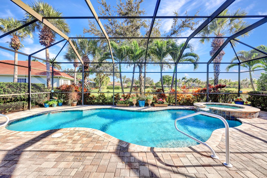 9115 Crystal Ct, Naples, FL 34120