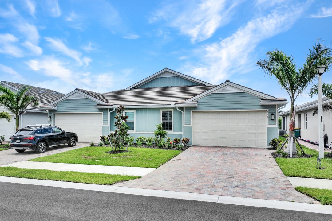 885 Enbrook Lp, Naples, FL 34114