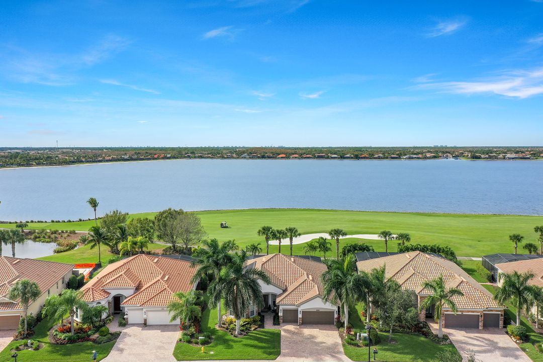 8985 Quarry Dr, Naples, FL 34120