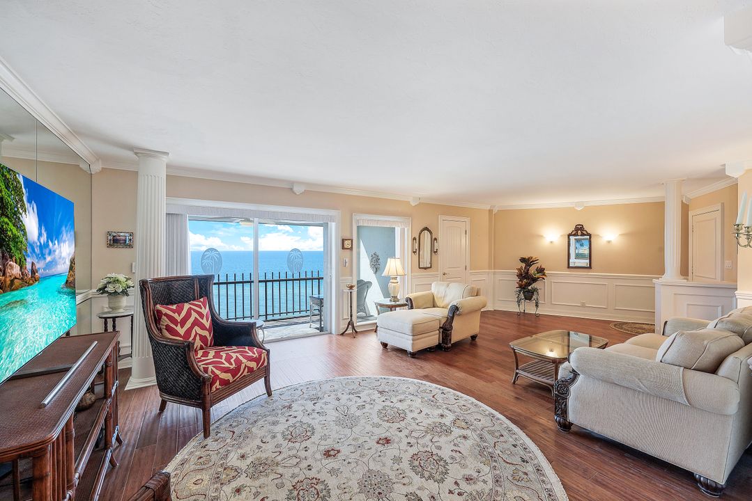 3399 Gulf Shore Blvd N #607, Naples, FL 34103