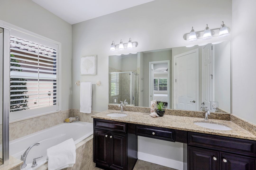 9062 Limestone Ln, Naples, FL 34120