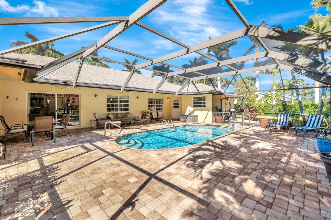 630 St Andrews Blvd, Naples, FL 34113