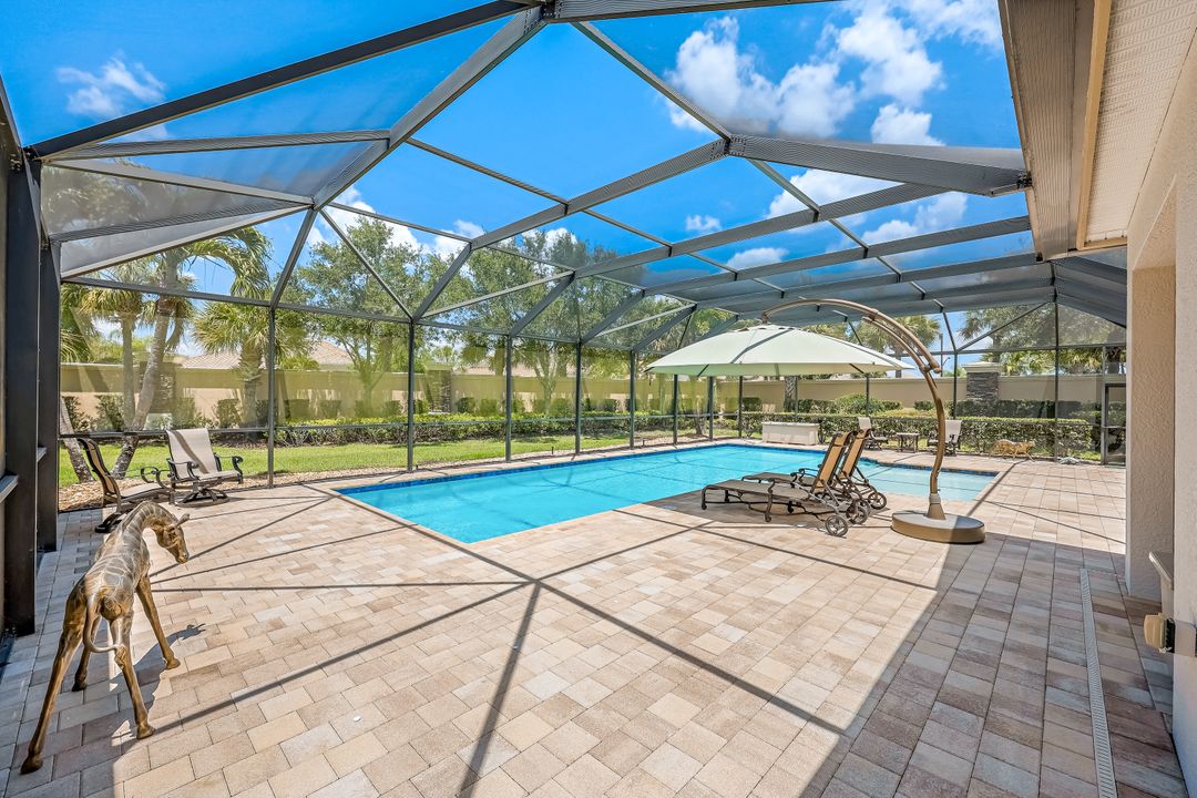 9266 Quarry Dr, Naples, FL 34120