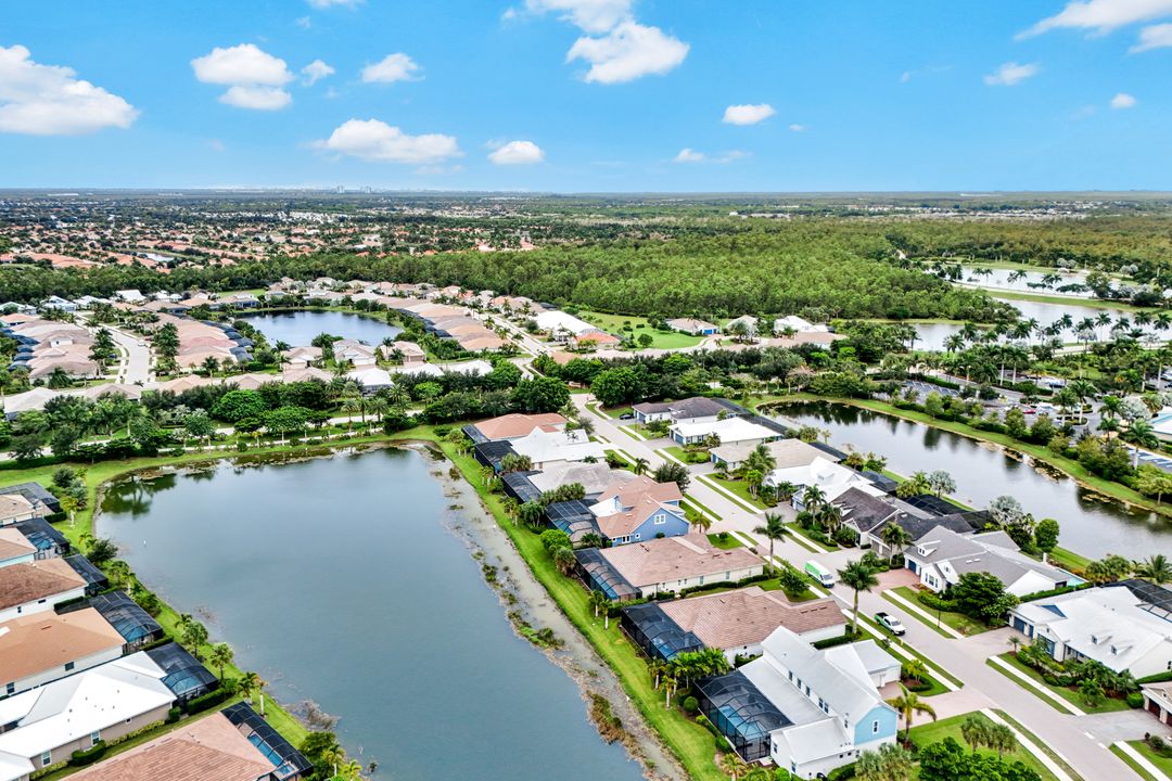 14832 Dockside Ln, Naples, FL 34114