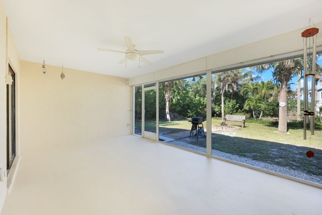 2115 Sunset Cir, Sanibel, FL 33957