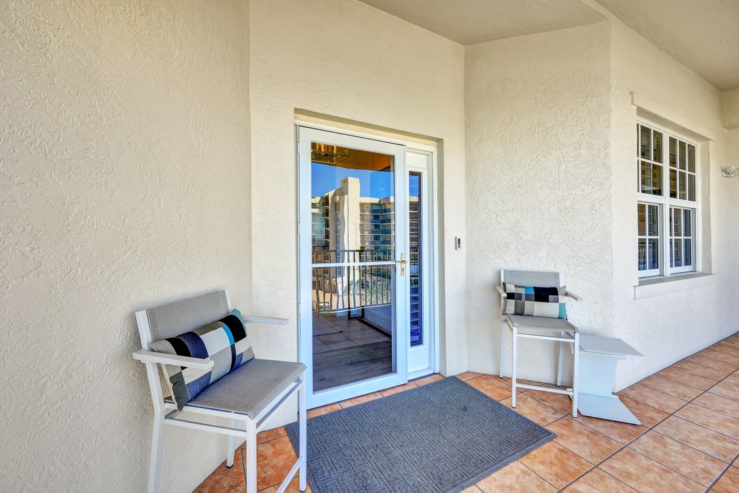 9380 Gulf Shore Dr #401, Naples, FL 34108