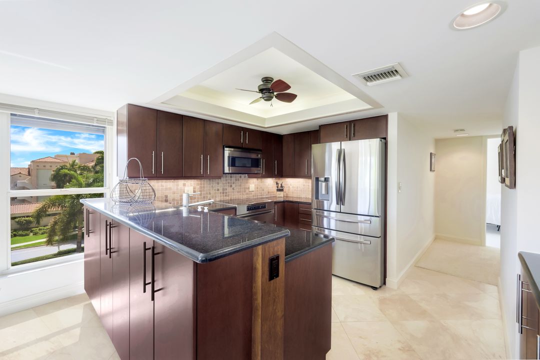 4451 Gulf Shore Blvd N #405, Naples, FL 34103