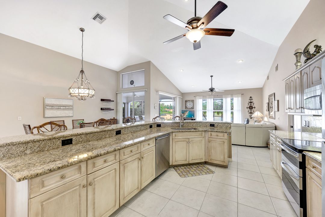 12618 Glen Hollow Dr, Bonita Springs, FL 34135