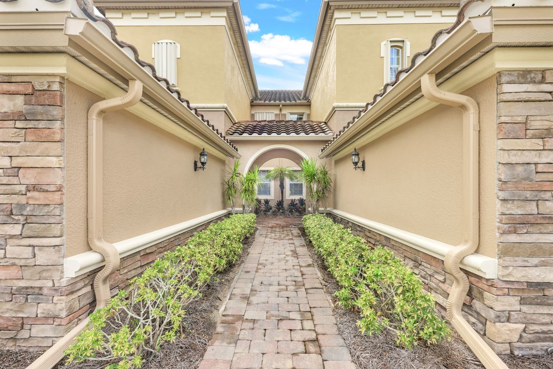 9558 Ironstone Terrace #202, Naples, FL 34120