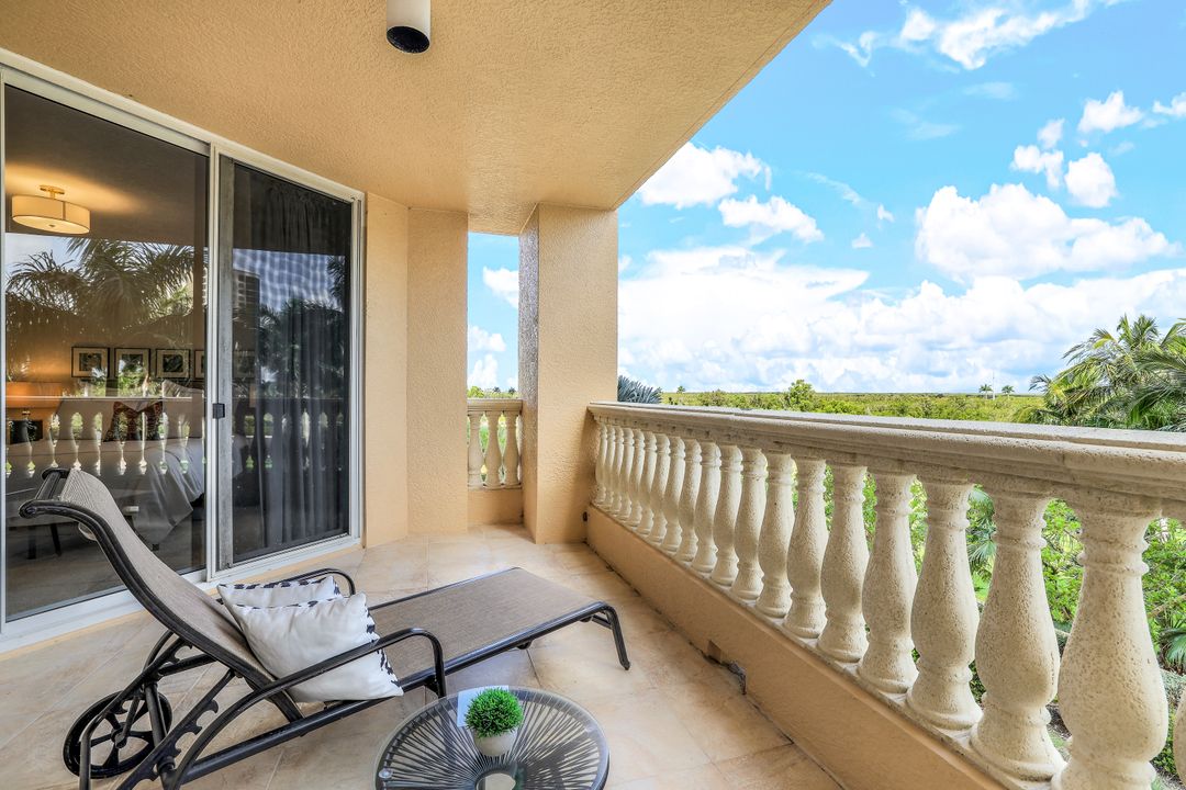 1050 Borghese Ln #206, Naples, FL 34114