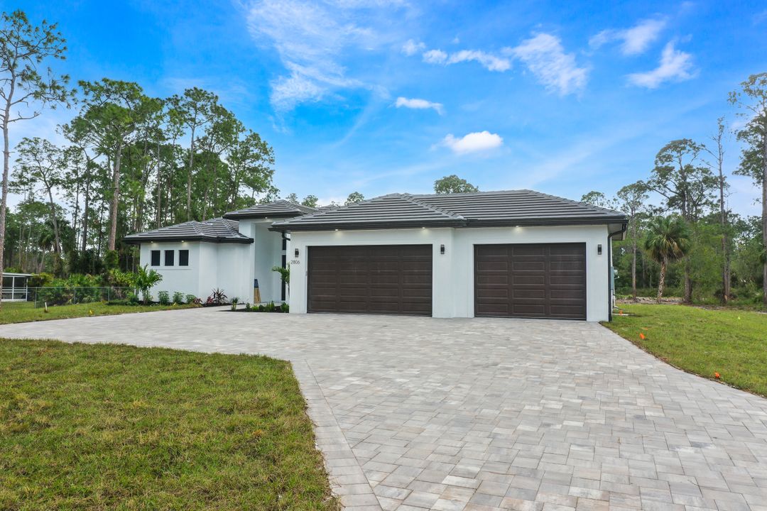 2806 Golden Gate Blvd W, Naples, FL 34120