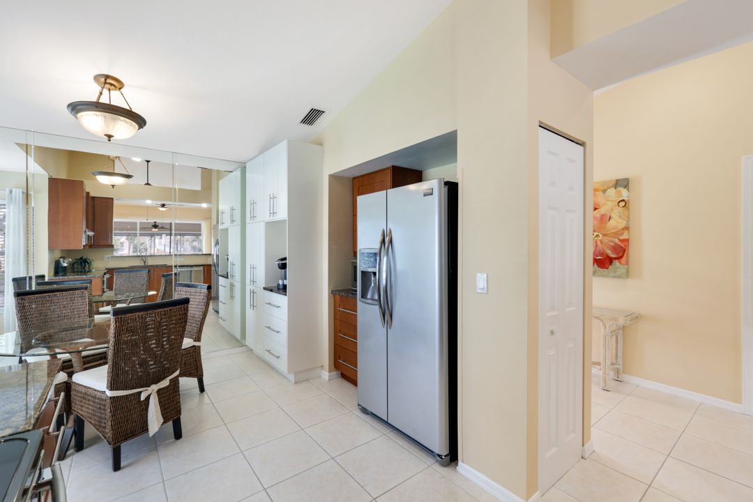 752 Wiggins Lake Dr #202, Naples, FL 34110