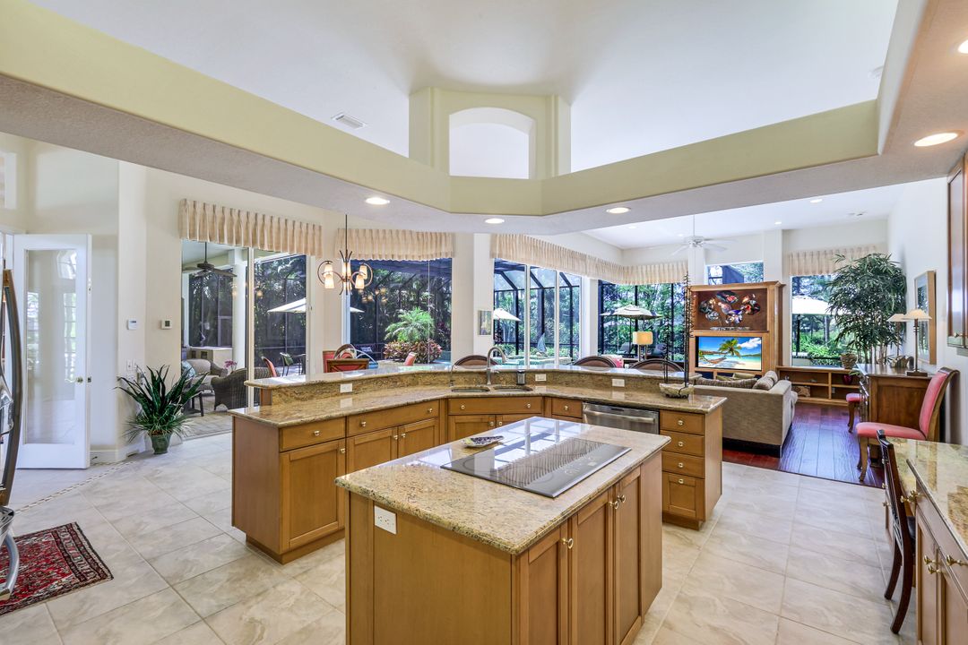 25061 Ridge Oak Dr, Bonita Springs, FL 34134