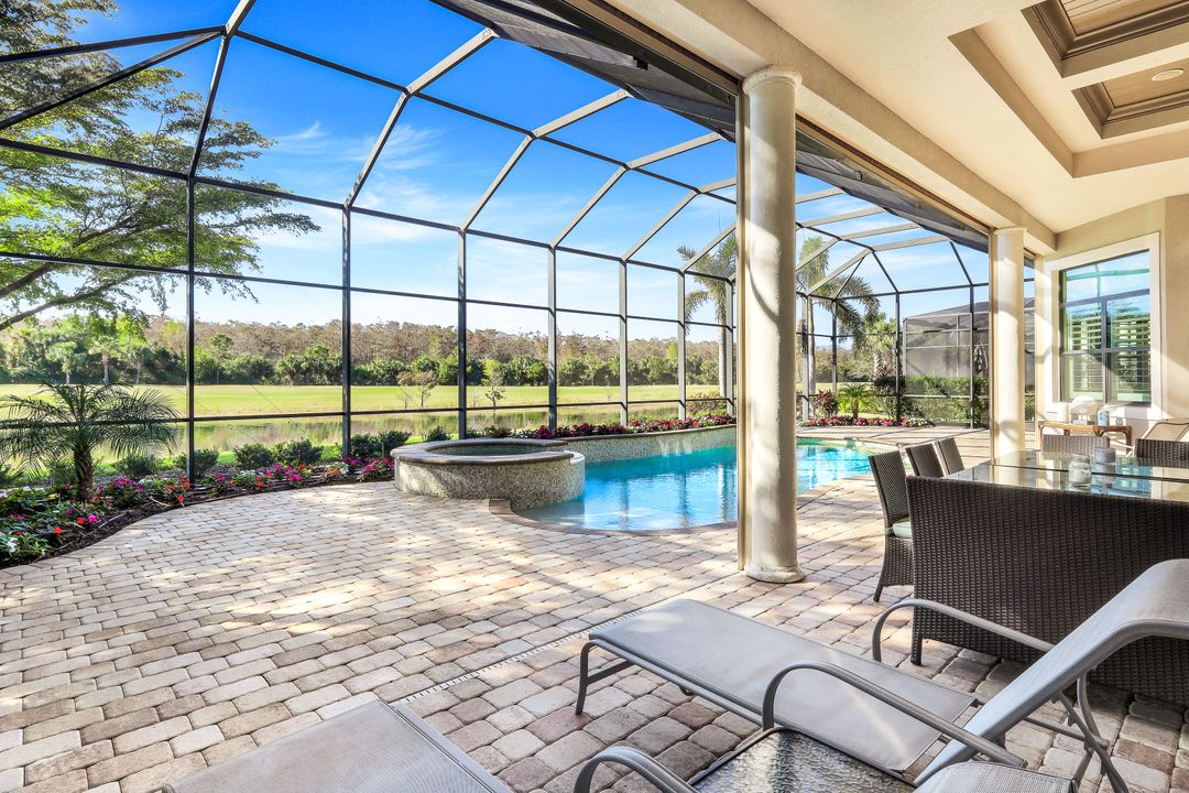 12186 Wicklow Ln, Naples, FL 34120