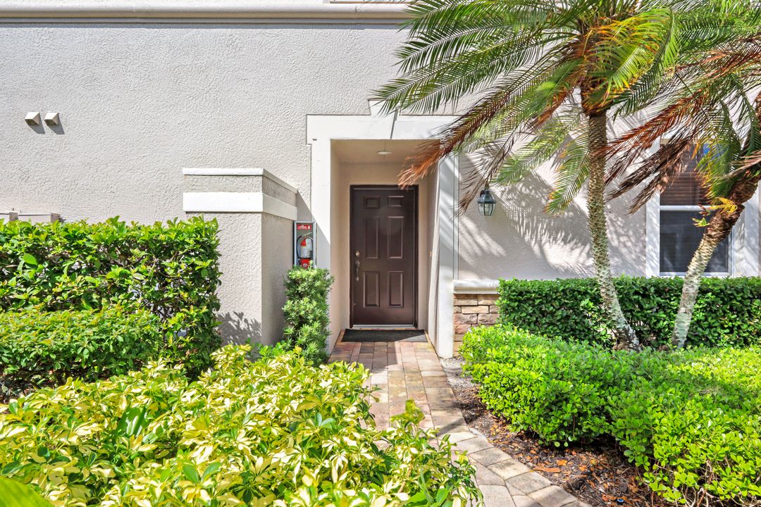 8763 Coastline Ct  #101, Naples, FL 34120