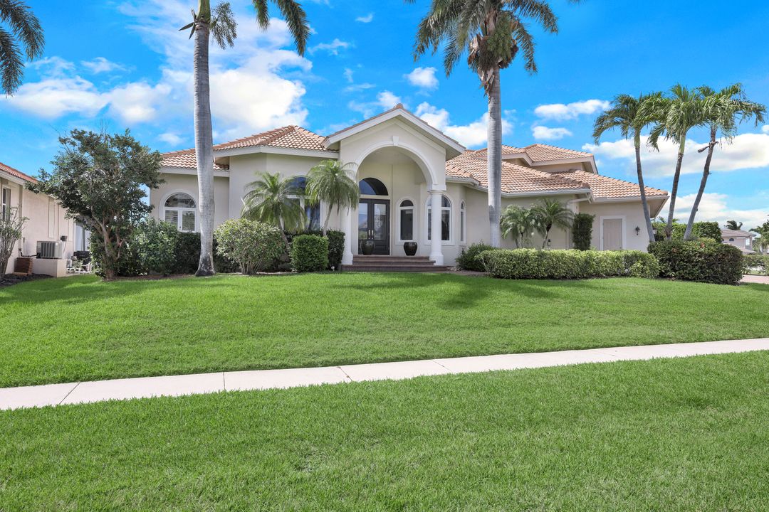 875 Hyacinth Ct, Marco Island, FL 34145