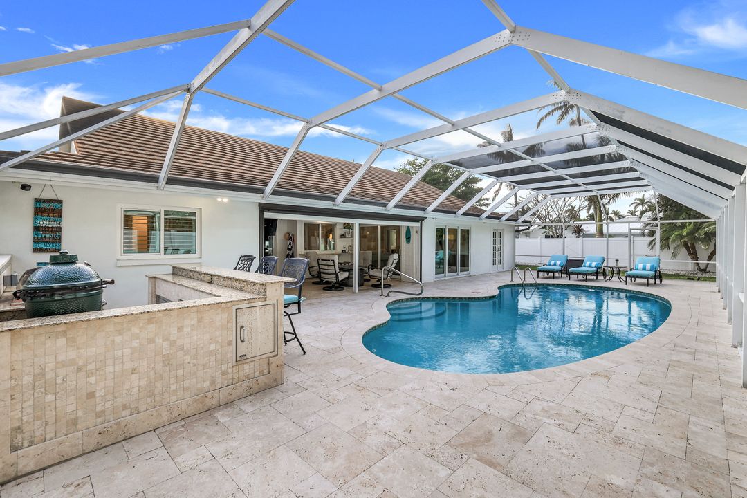 655 Park Shore Dr, Naples, FL 34103