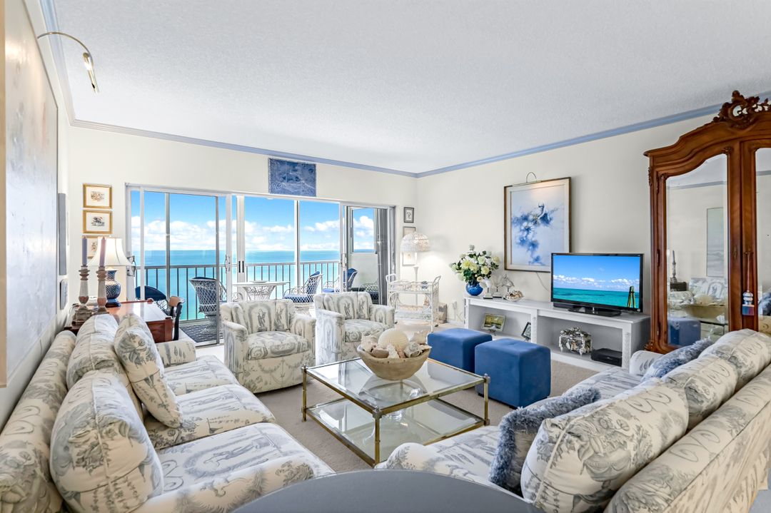 2885 Gulf Shore Blvd N #802, Naples, FL 34103