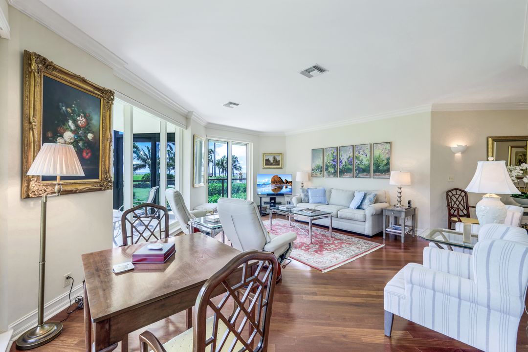 4901 Gulf Shore Blvd N #10, Naples, FL 34103