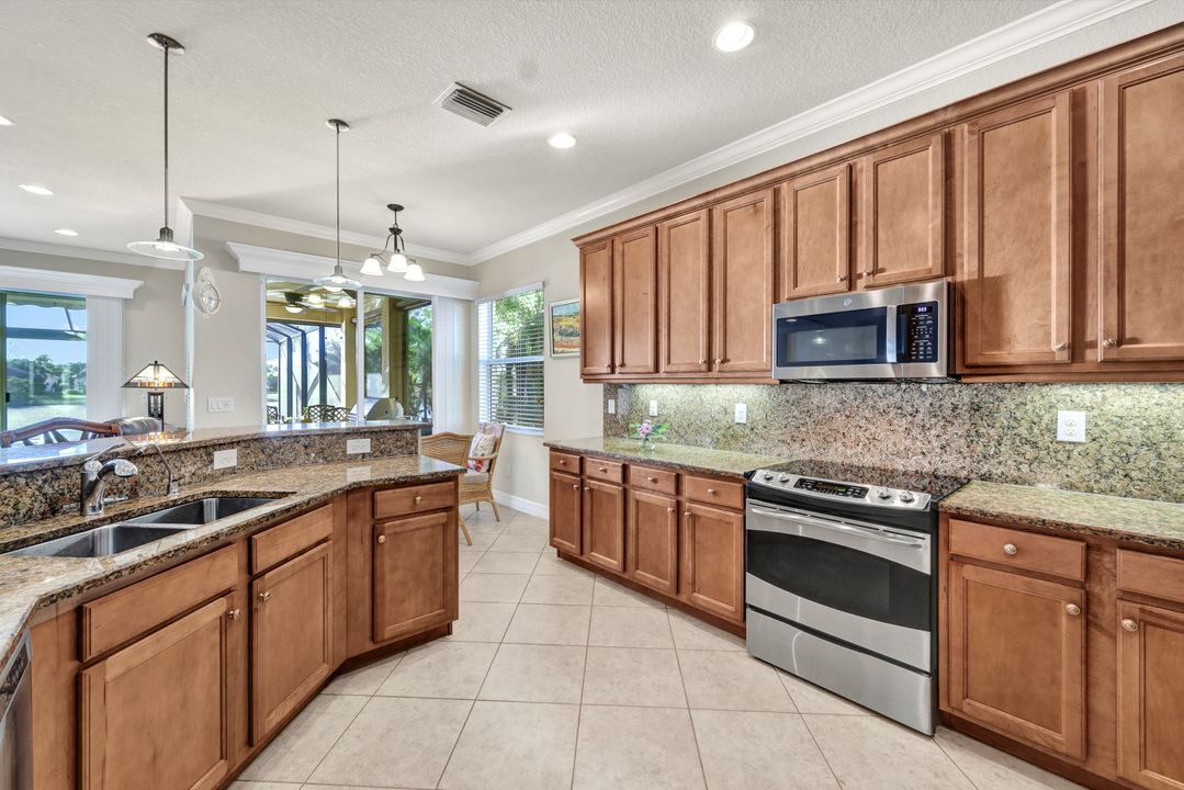 10107 Mimosa Silk Dr, Fort Myers, FL 33913