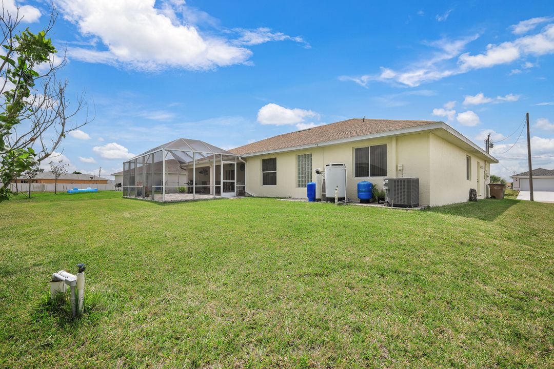 2615 NW 4th Pl, Cape Coral, FL 33993