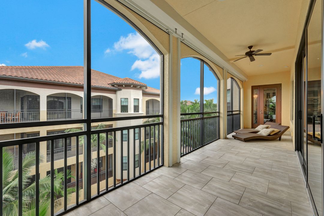 2751 Tiburon Blvd E #302, Naples, FL 34109