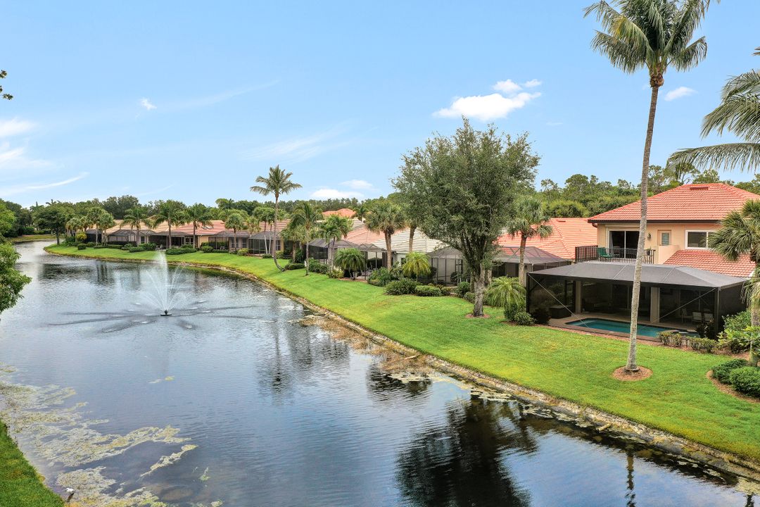 9231 Troon Lakes Dr, Naples, FL 34109