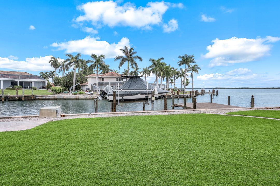 1041 S Barfield Dr, Marco Island, FL 34145