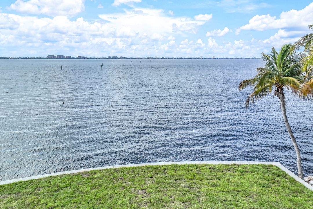 362 Bayshore Dr, Cape Coral, FL 33904