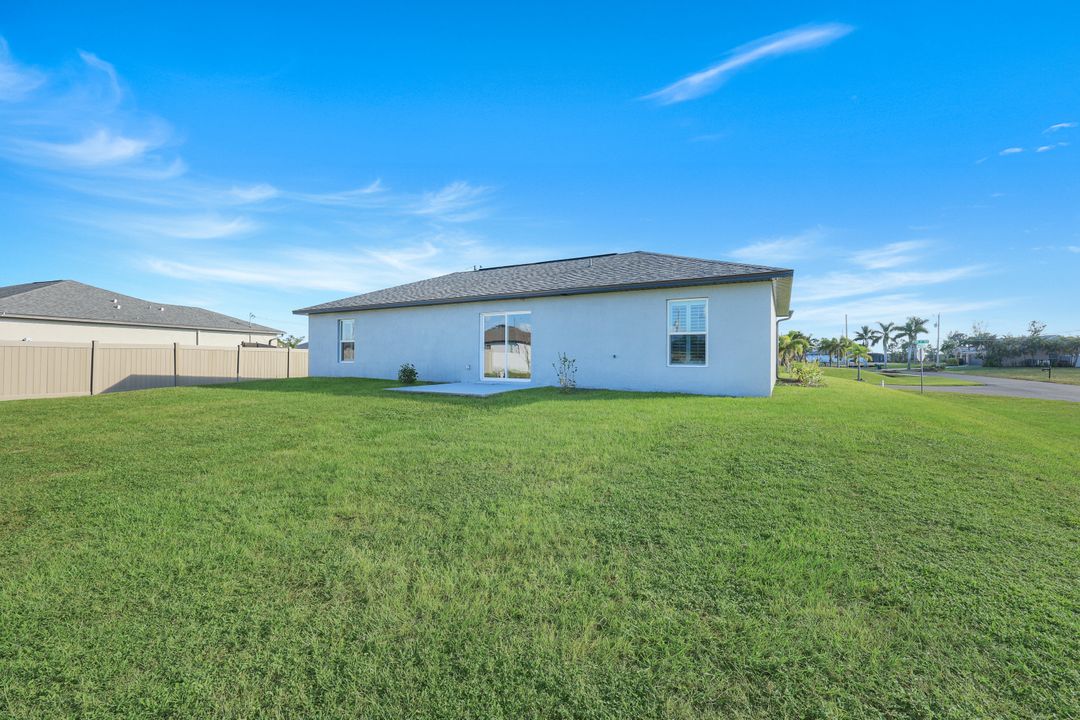 2523 NW 27th Terrace, Cape Coral, FL 33993