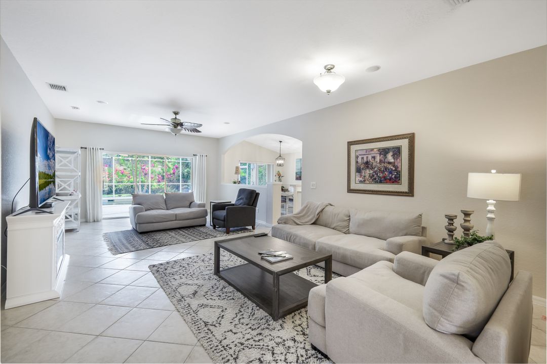 7892 Leicester Dr, Naples, FL 34104