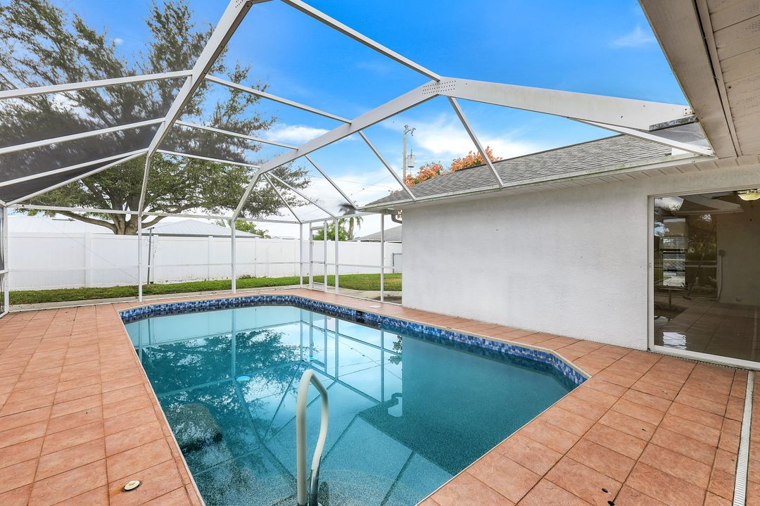 613 SE 22nd Terrace, Cape Coral, FL 33990