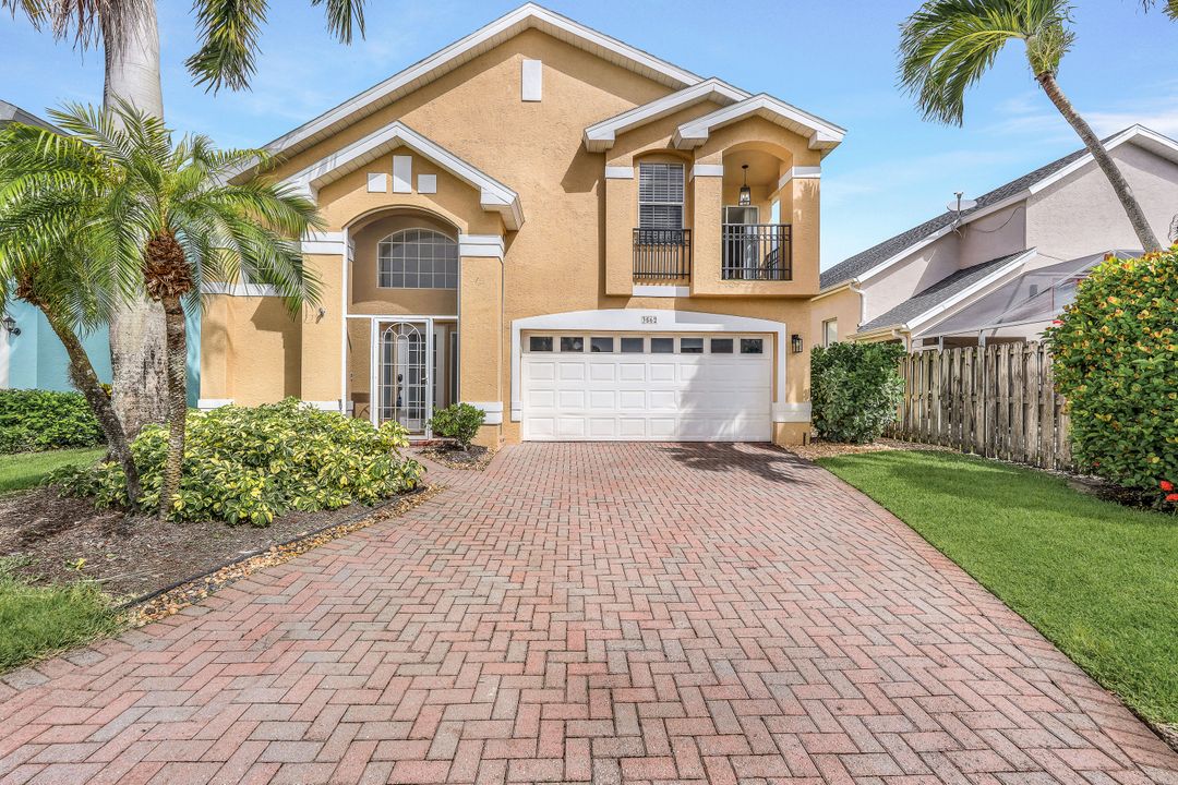 3562 Kent Dr #10, Naples, FL 34112