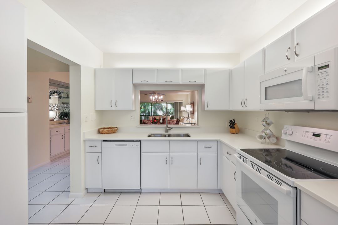 1814 Kings Lake Blvd #102, Naples, FL 34112