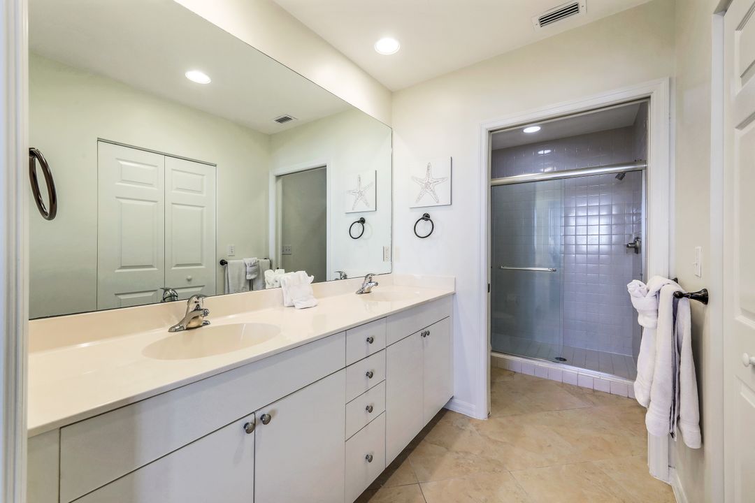 470 Launch Cir #604, Naples, FL 34108