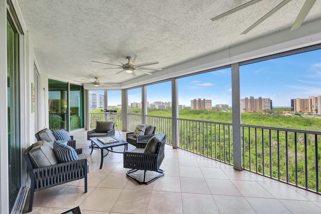 295 Grande Way #403, Naples, FL 34110