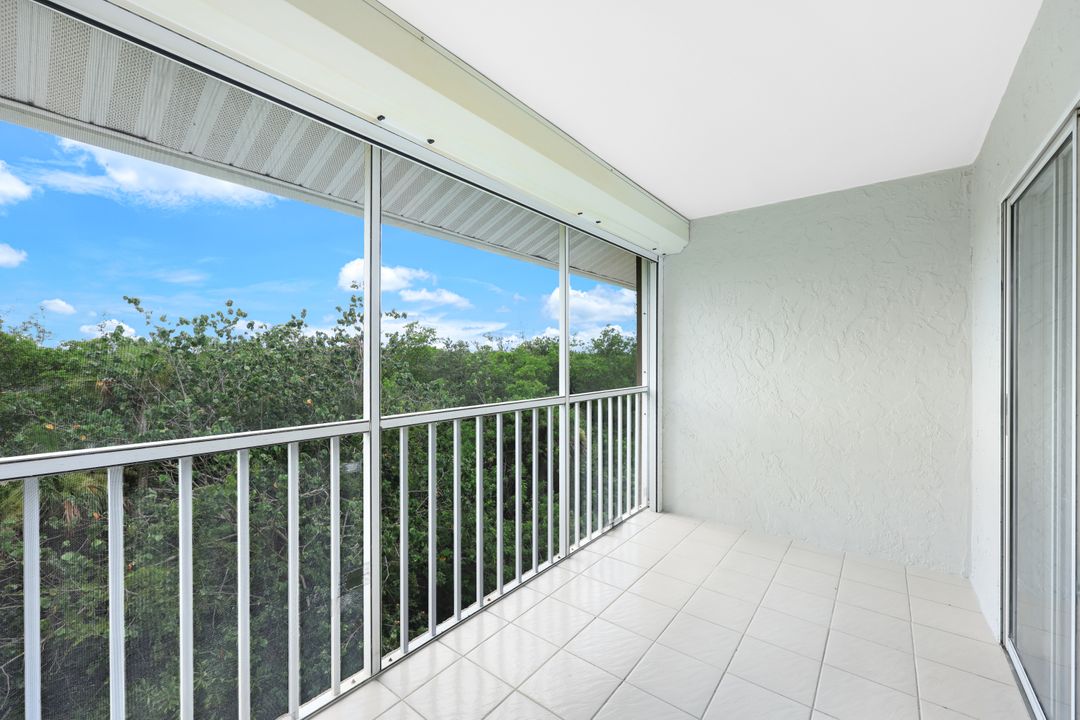 3031 Sandpiper Bay Cir #F-301, Naples, FL 34112