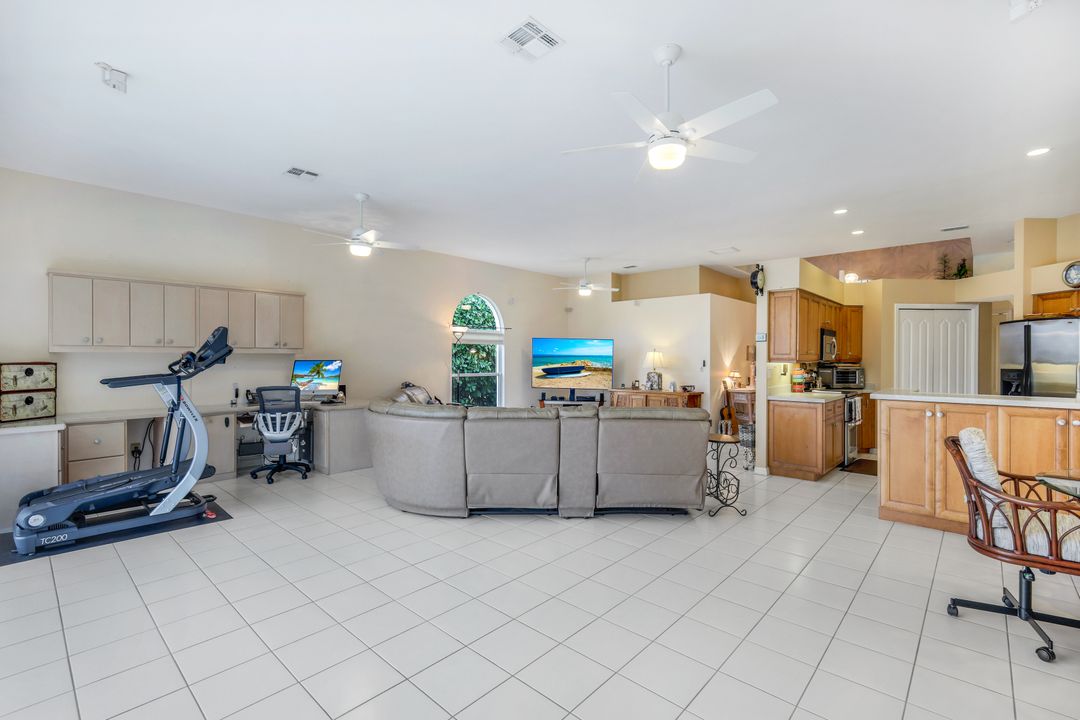 8941 Springwood Ct, Bonita Springs, FL 34135