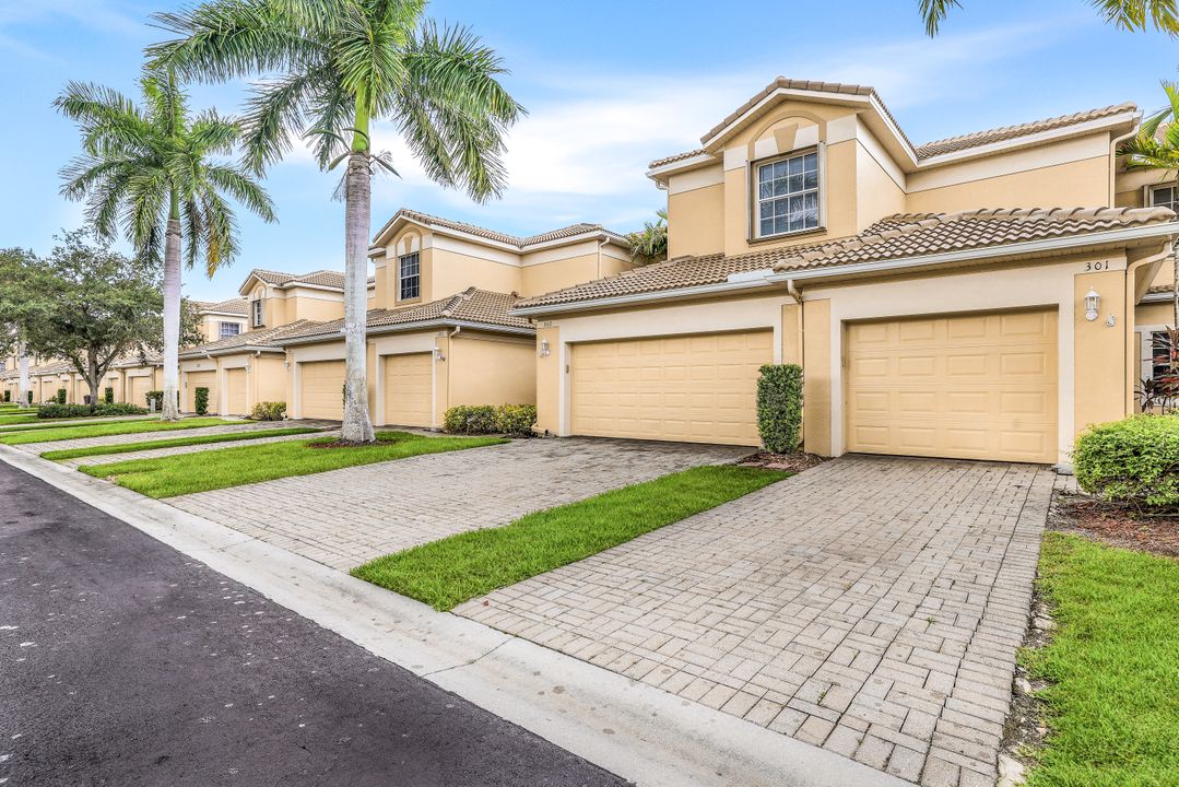 6031 Jonathans Bay Cir #302, Fort Myers, FL 33908