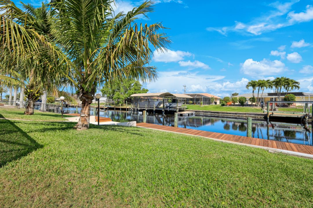 5303 SW 2nd Pl, Cape Coral, FL 33914