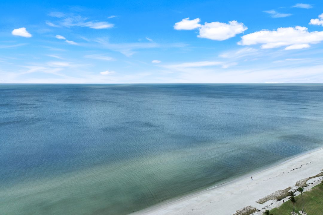 4451 Gulf Shore Blvd N #301, Naples, FL 34103