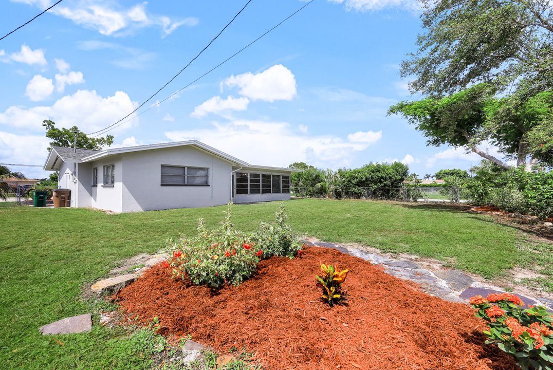 1732 Cornwallis Pkwy, Cape Coral, FL 33904