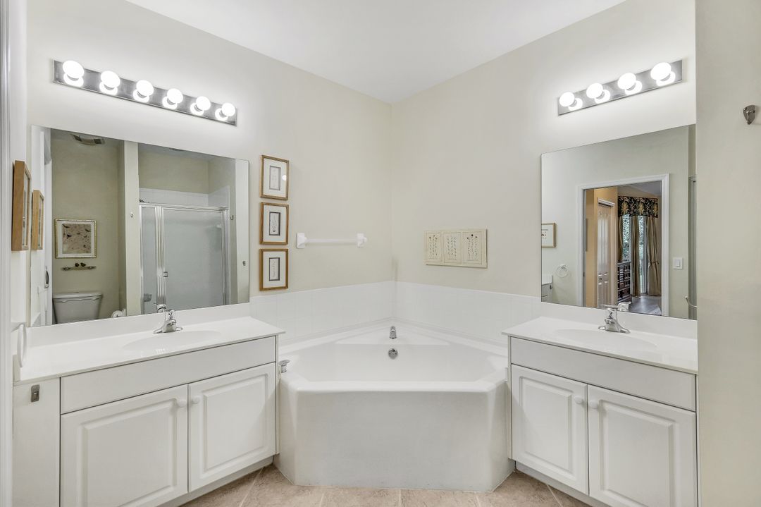 3545 Laurel Greens Ln N  #202, Naples, FL 34119