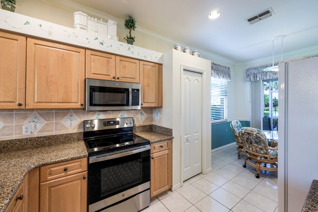 14204 Hilton Head Dr, Fort Myers, FL 33919