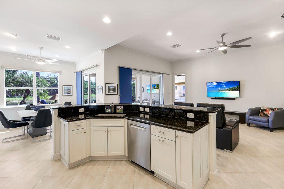 9069 Siesta Bay Dr, Naples, FL 34120